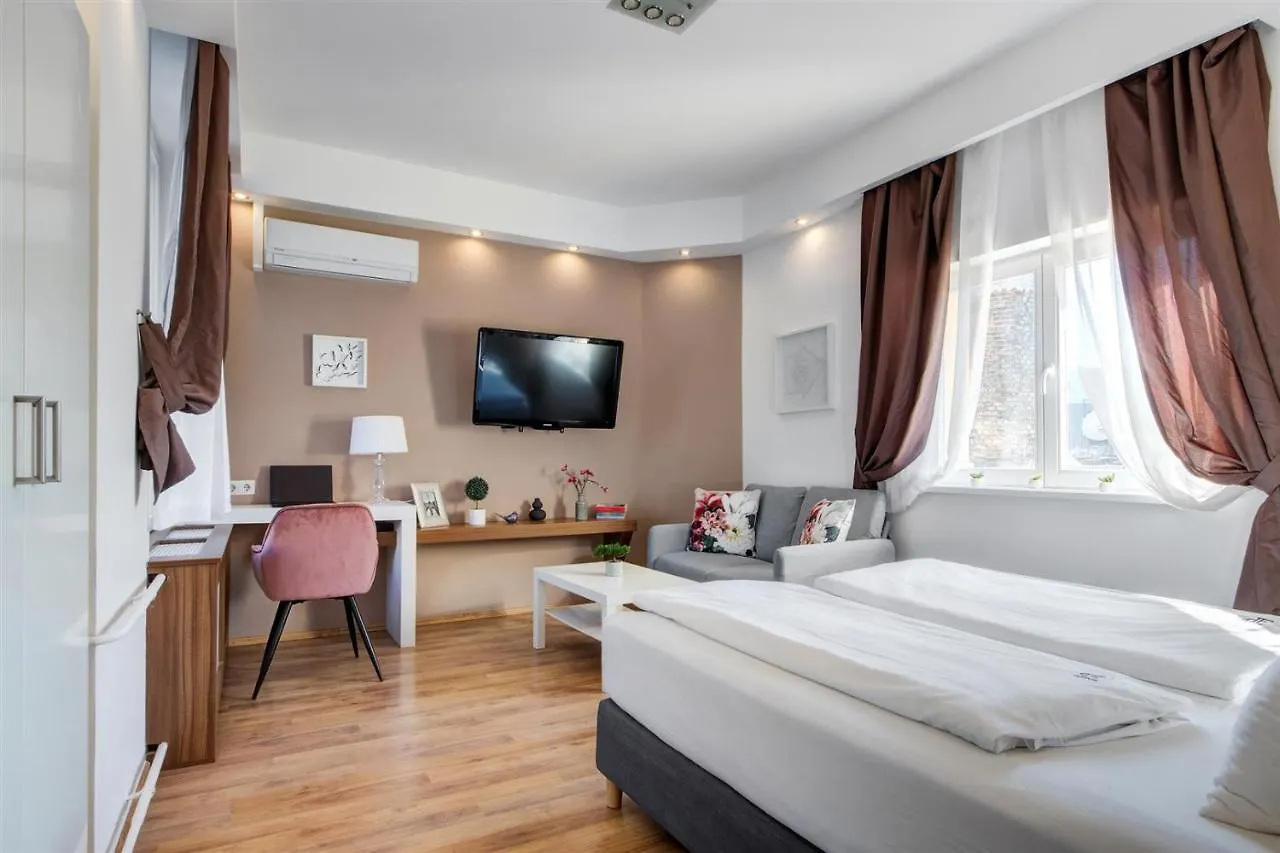 Apartment Premium Studio Szervita Square Hungary